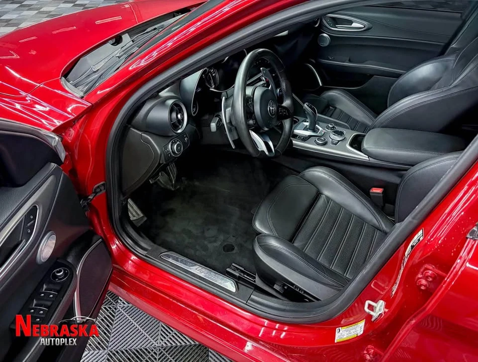 2020 Alfa Romeo Giulia - Image 4 of 14