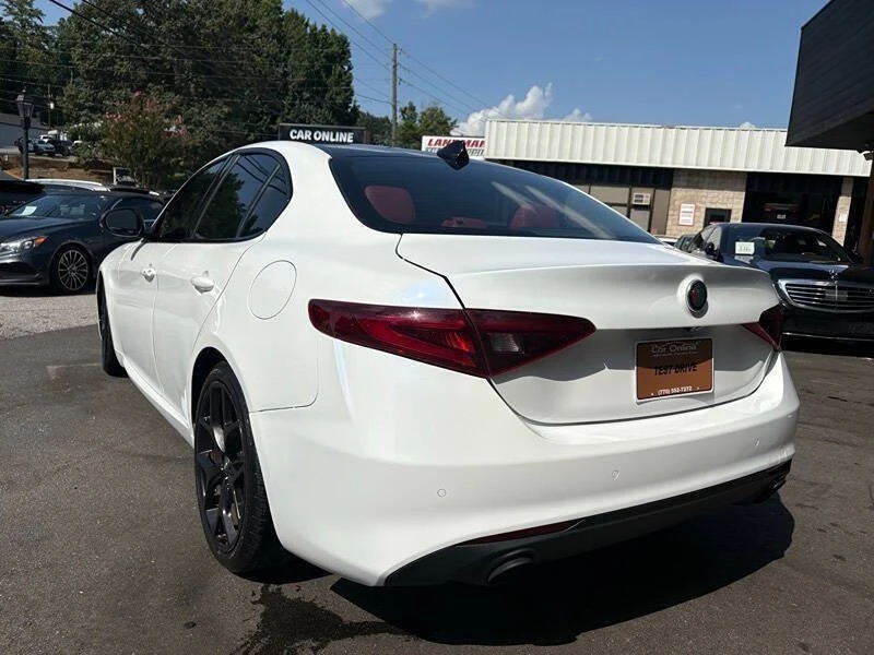 2020 Alfa Romeo Giulia - Image 18 of 20