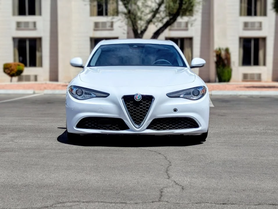 2020 Alfa Romeo Giulia - Image 5 of 10