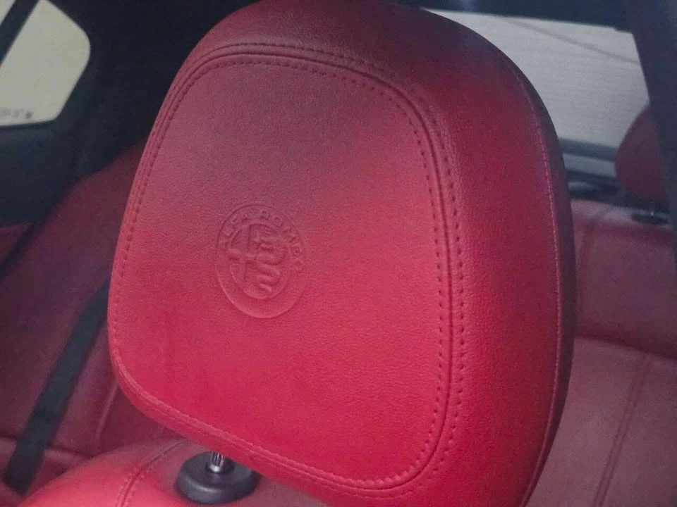 2020 Alfa Romeo Giulia - Image 12 of 20