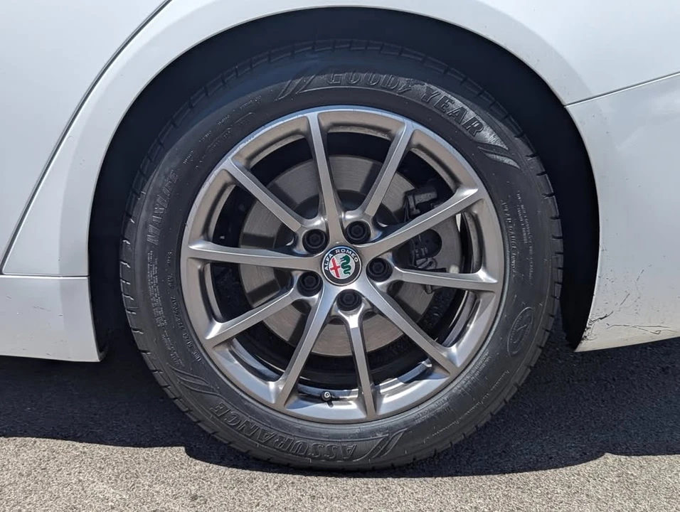 2020 Alfa Romeo Giulia - Image 10 of 10
