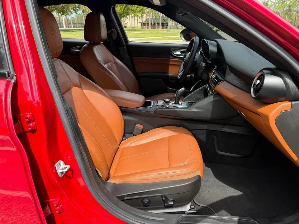 2020 Alfa Romeo Giulia - Image 11 of 20