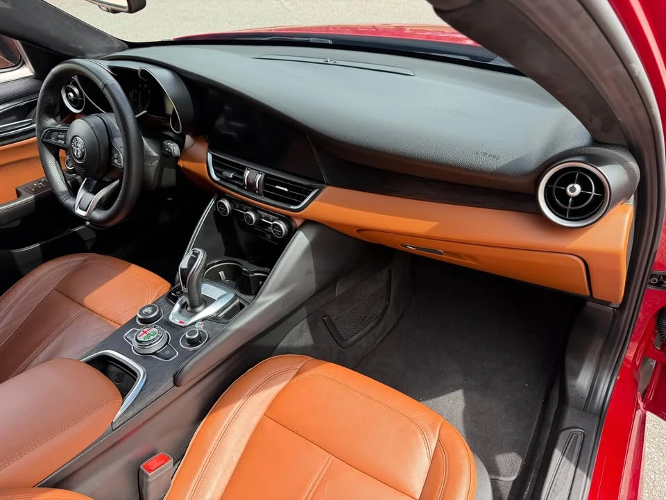 2020 Alfa Romeo Giulia - Image 12 of 20