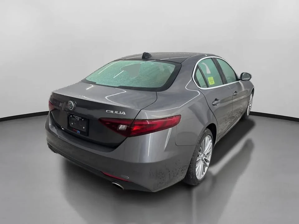 2020 Alfa Romeo Giulia - Image 10 of 20