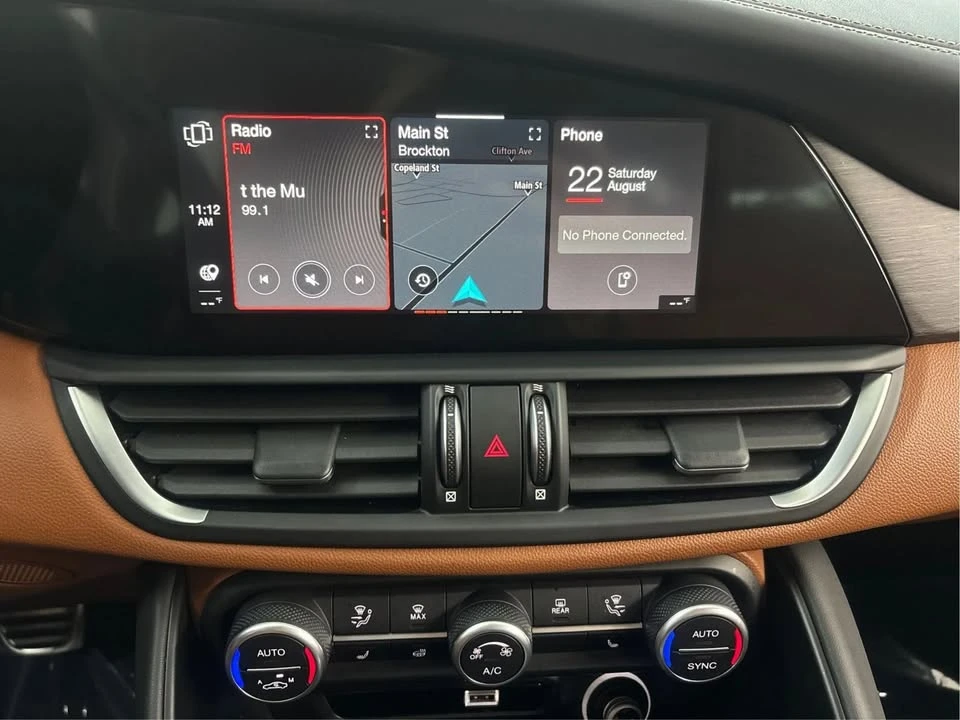 2020 Alfa Romeo Giulia - Image 19 of 20