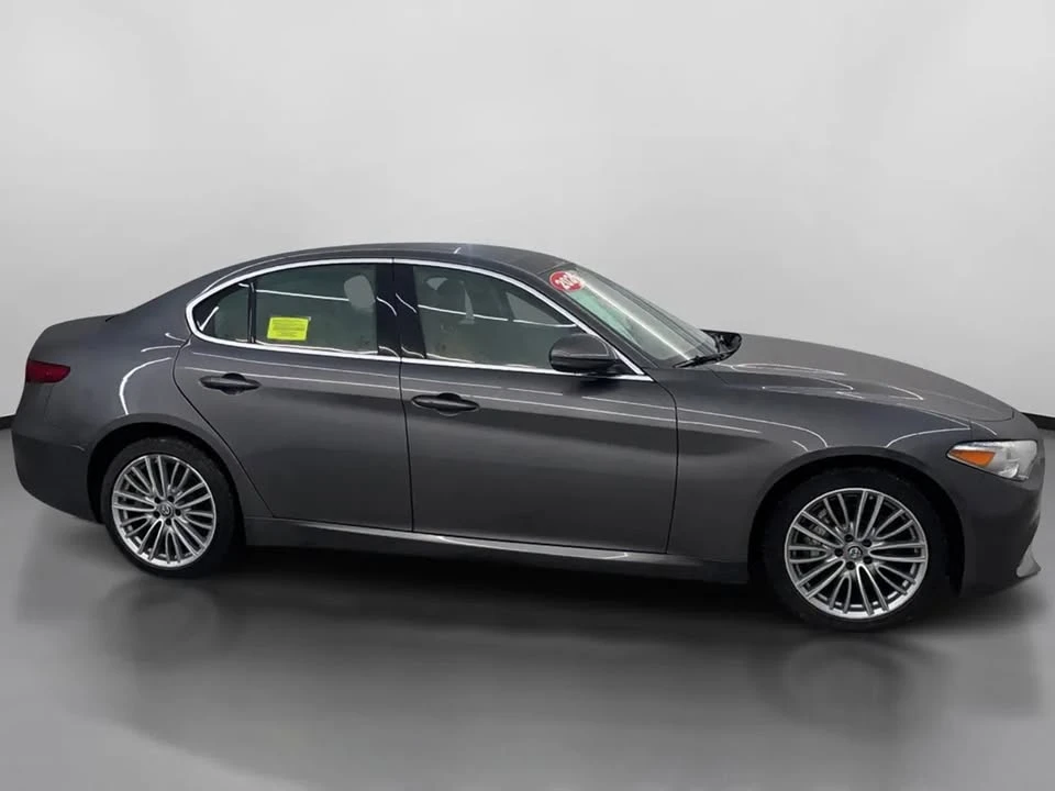 2020 Alfa Romeo Giulia - Image 11 of 20