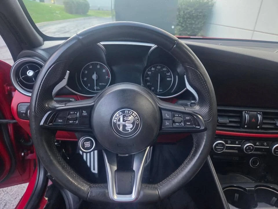 2020 Alfa Romeo Giulia - Image 14 of 20