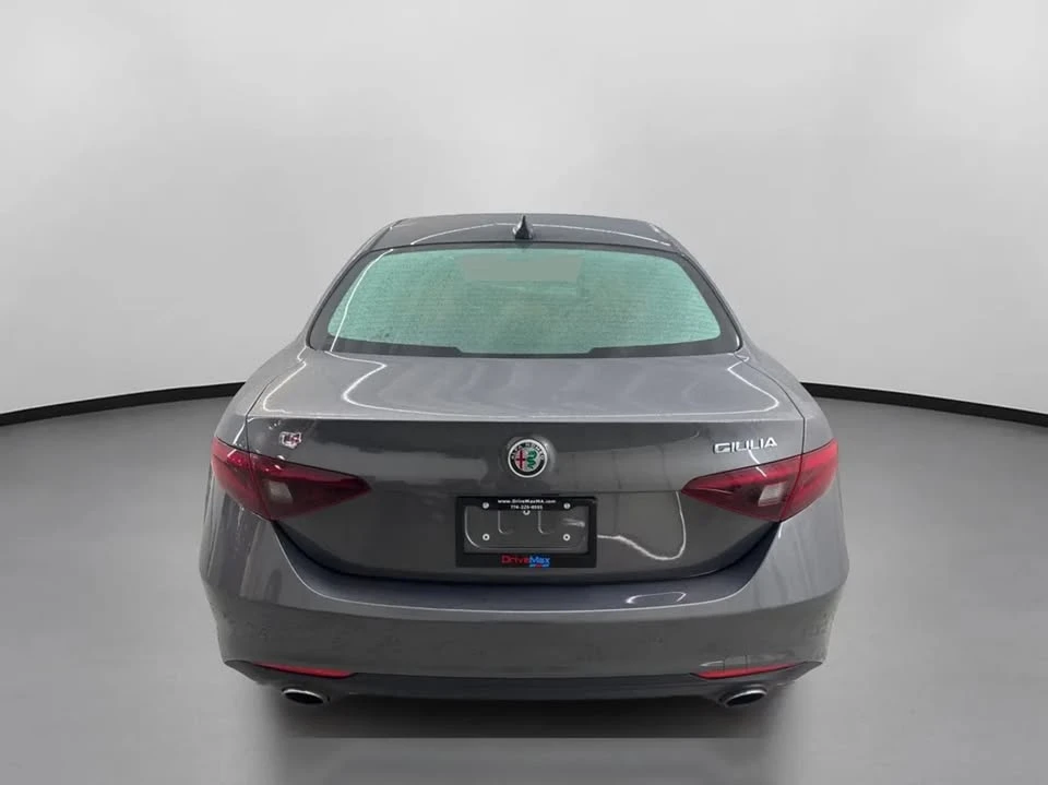 2020 Alfa Romeo Giulia - Image 8 of 20