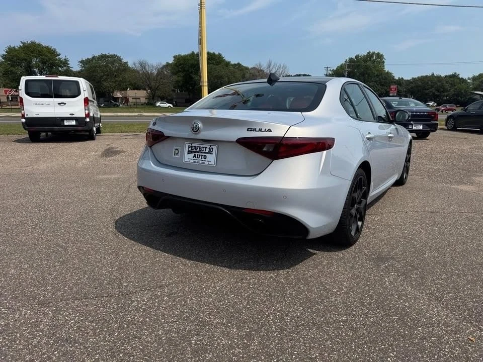2020 Alfa Romeo Giulia - Image 5 of 20