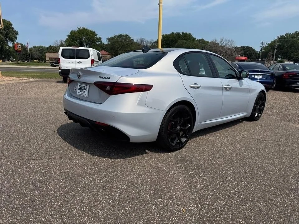 2020 Alfa Romeo Giulia - Image 4 of 20