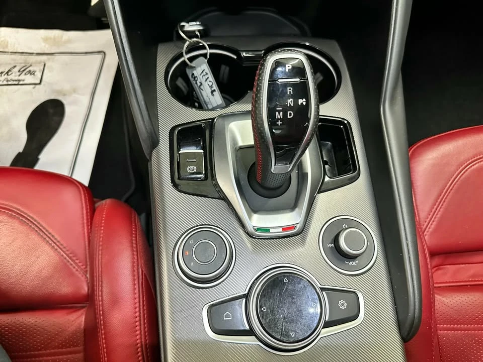 2020 Alfa Romeo Giulia - Image 13 of 18