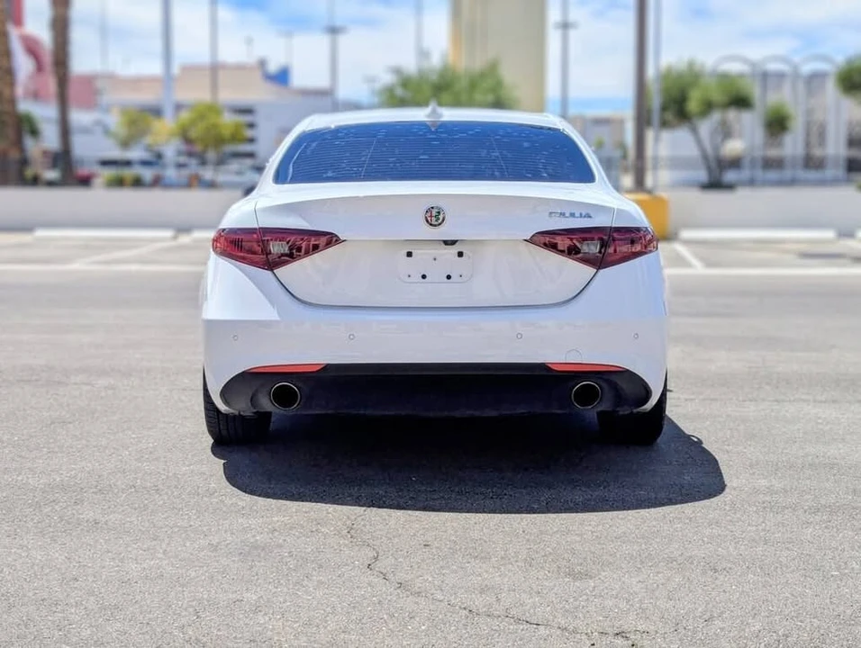 2020 Alfa Romeo Giulia - Image 6 of 10