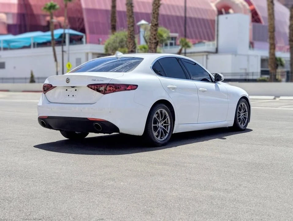 2020 Alfa Romeo Giulia - Image 4 of 10