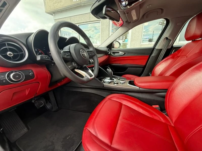 2020 Alfa Romeo Giulia - Image 9 of 20