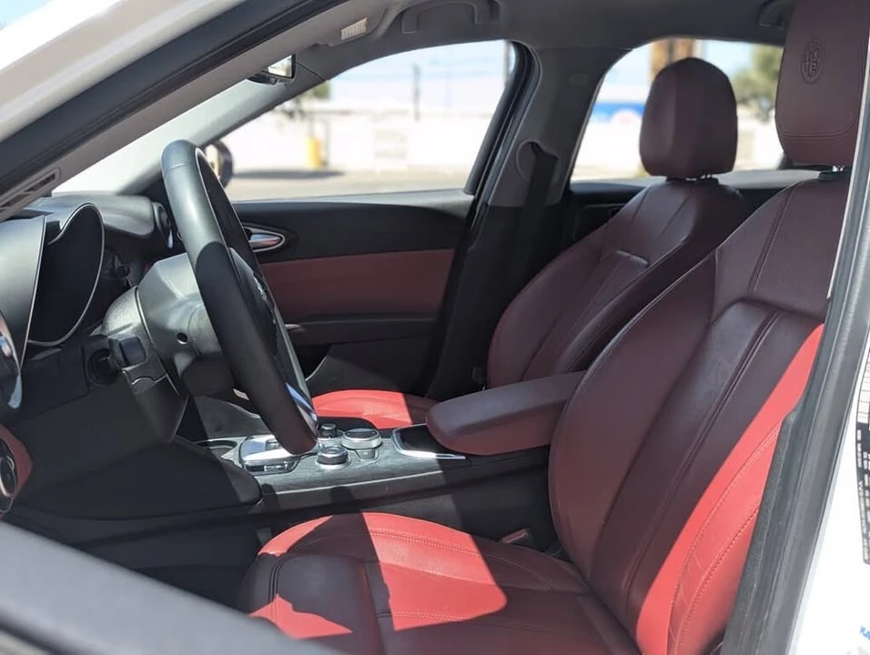 2020 Alfa Romeo Giulia - Image 8 of 10