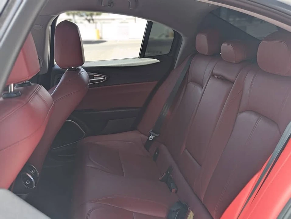 2020 Alfa Romeo Giulia - Image 9 of 10