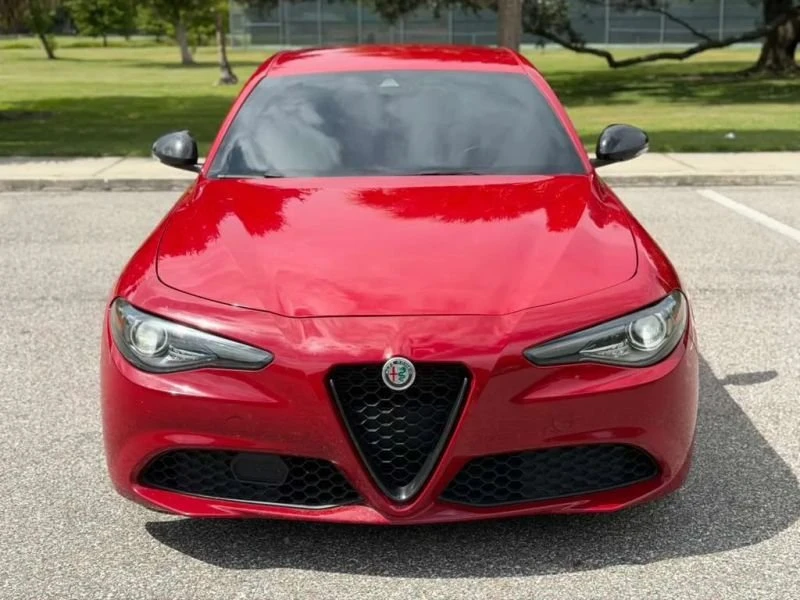 2020 Alfa Romeo Giulia - Image 16 of 18