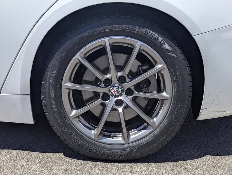 2020 Alfa Romeo Giulia - Image 10 of 10