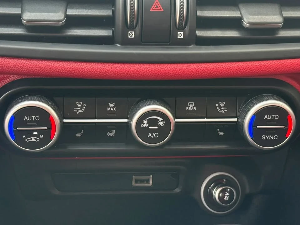2020 Alfa Romeo Giulia - Image 17 of 20