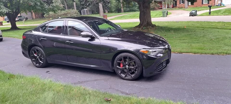 2020 Alfa Romeo Giulia - Image 4 of 11