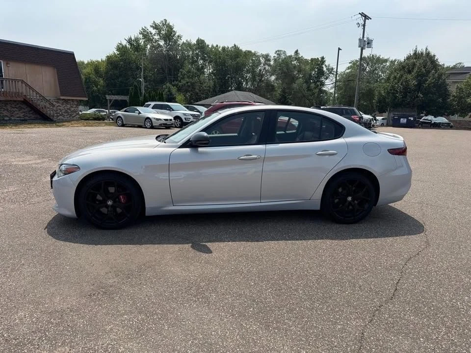 2020 Alfa Romeo Giulia - Image 9 of 20