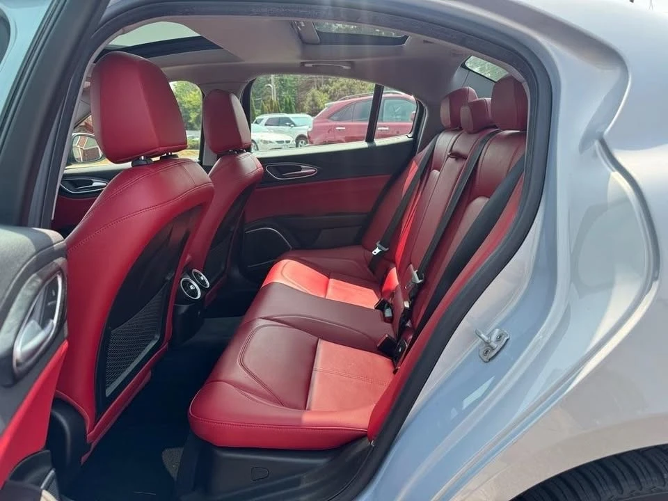 2020 Alfa Romeo Giulia - Image 17 of 20