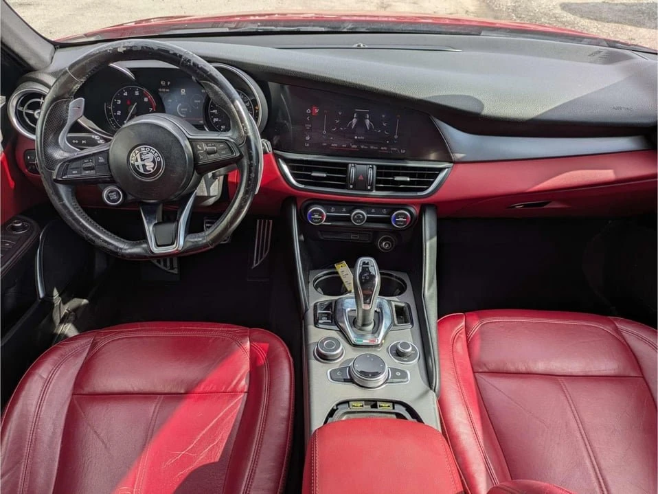 2020 Alfa Romeo Giulia - Image 15 of 20