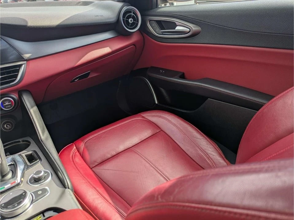 2020 Alfa Romeo Giulia - Image 13 of 20