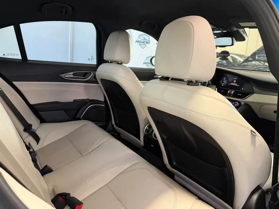 2020 Alfa Romeo Giulia - Image 13 of 17