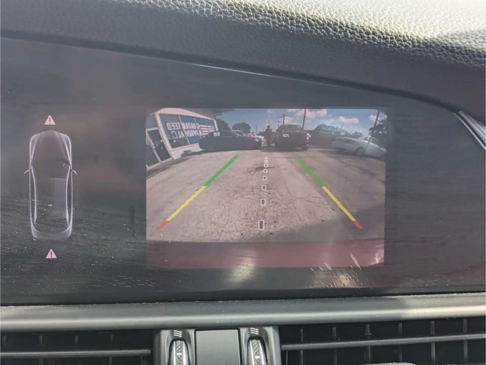 2020 Alfa Romeo Giulia - Image 18 of 20