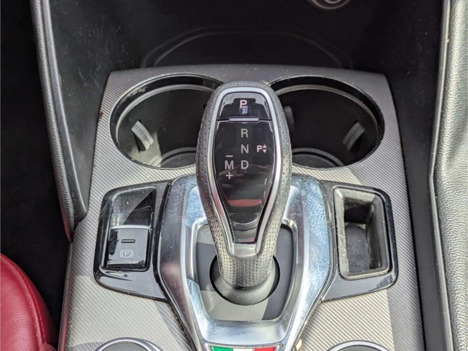 2020 Alfa Romeo Giulia - Image 17 of 20