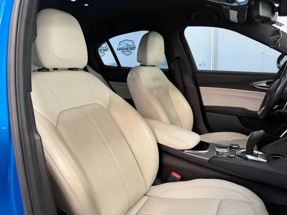 2020 Alfa Romeo Giulia - Image 14 of 17
