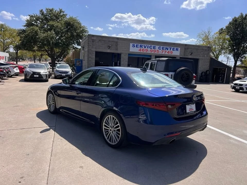 2020 Alfa Romeo Giulia - Image 12 of 20
