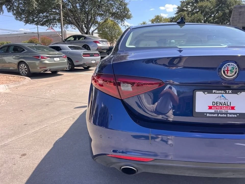 2020 Alfa Romeo Giulia - Image 17 of 20