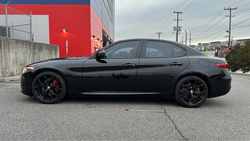 2020 Alfa Romeo Giulia - Image 5 of 9