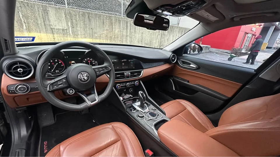 2020 Alfa Romeo Giulia - Image 9 of 9
