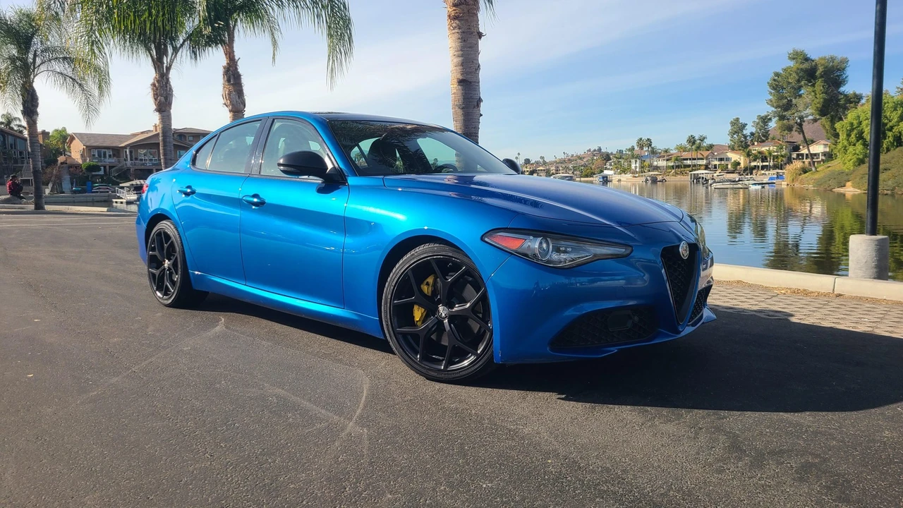 2020 Alfa Romeo Giulia - Image 18 of 31