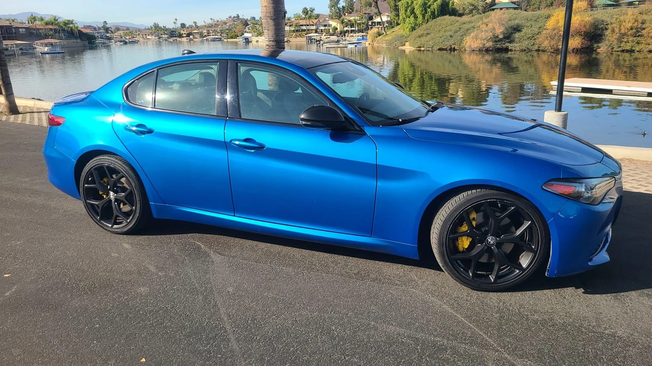 2020 Alfa Romeo Giulia - Image 17 of 31