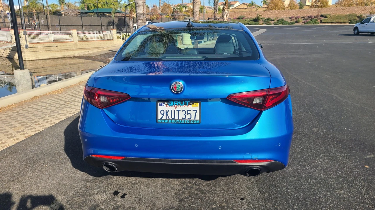 2020 Alfa Romeo Giulia - Image 12 of 31