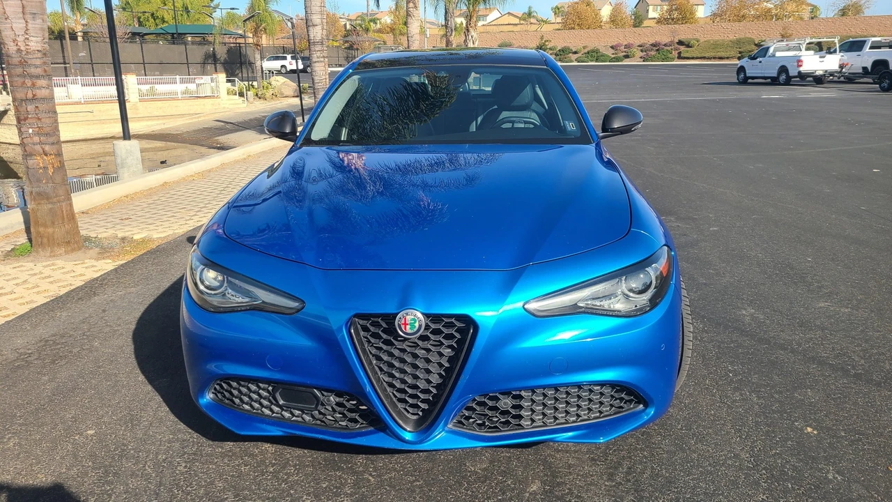 2020 Alfa Romeo Giulia - Image 4 of 31