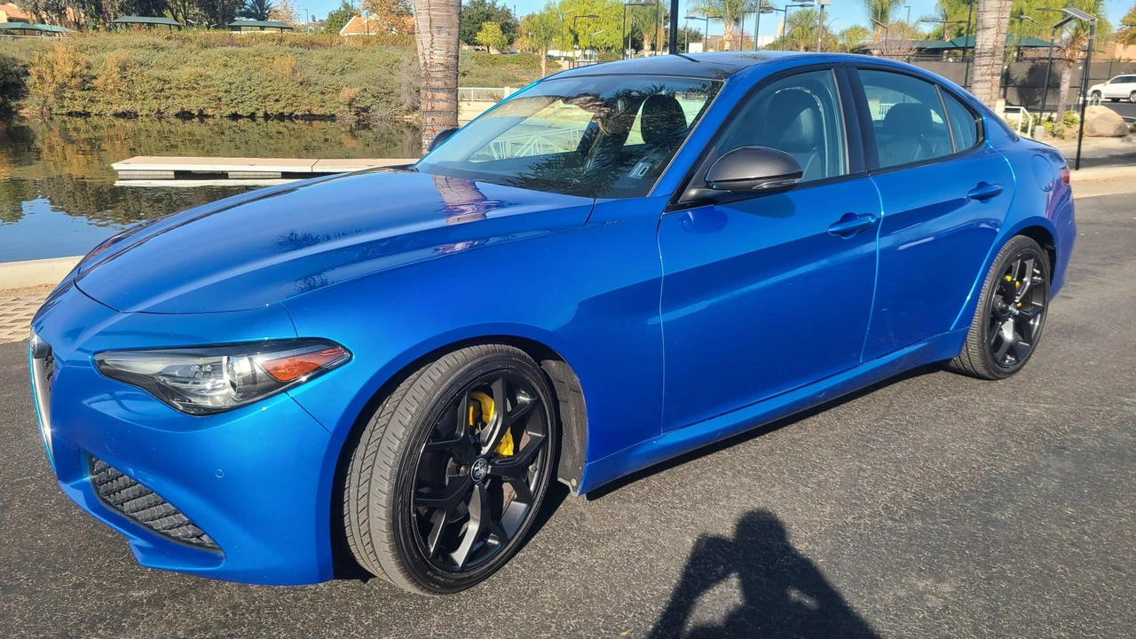 2020 Alfa Romeo Giulia - Image 7 of 31