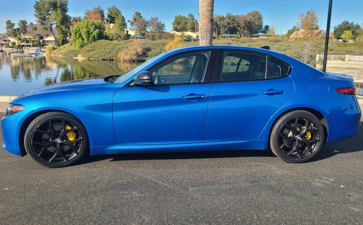 2020 Alfa Romeo Giulia - Image 8 of 31