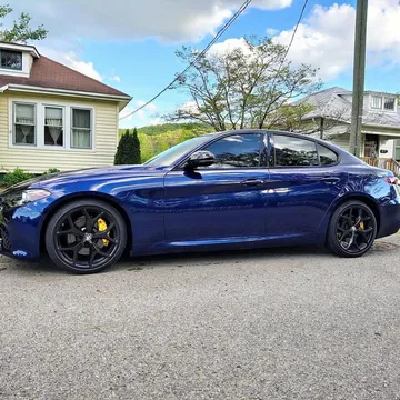 2020 Alfa Romeo Giulia Q2 Performance Package