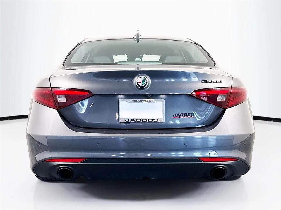 2020 Alfa Romeo Giulia - Image 12 of 26