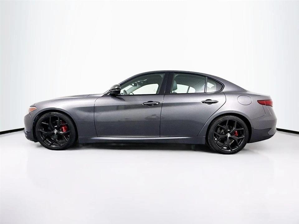 2020 Alfa Romeo Giulia - Image 14 of 26