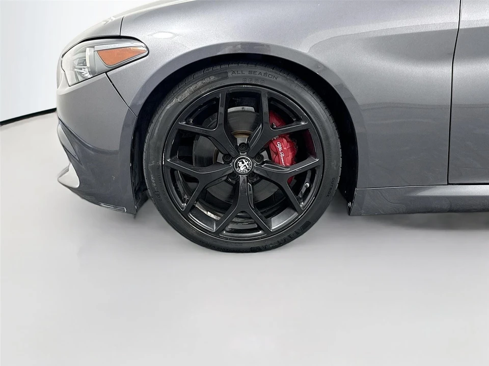 2020 Alfa Romeo Giulia - Image 17 of 26