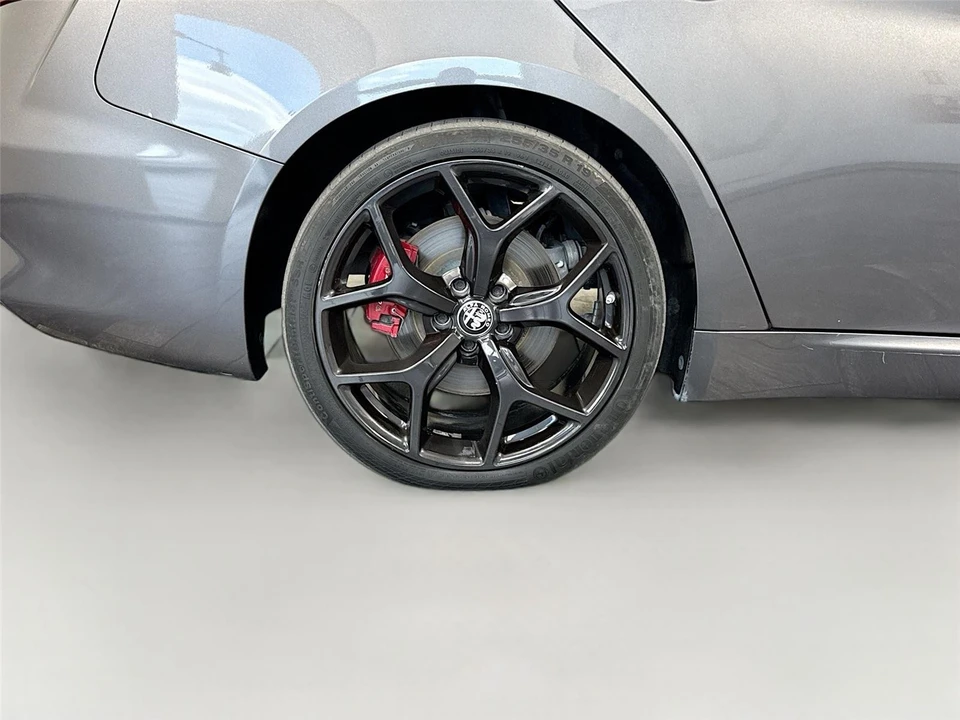 2020 Alfa Romeo Giulia - Image 22 of 26