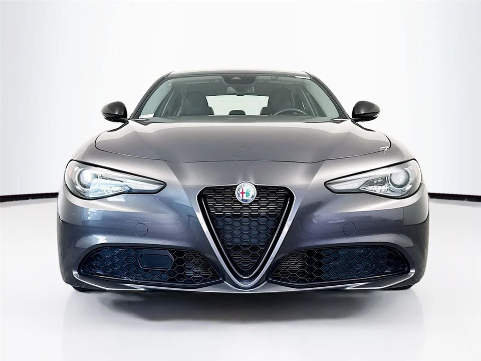 2020 Alfa Romeo Giulia - Image 11 of 26