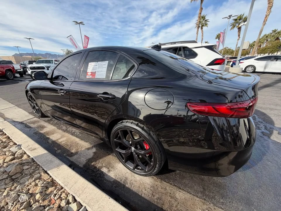 2020 Alfa Romeo Giulia - Image 11 of 12