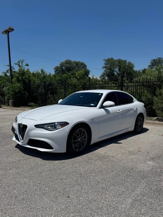 2020 Alfa Romeo Giulia - Image 5 of 14